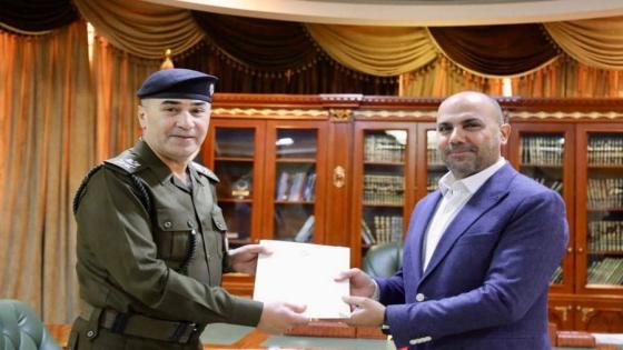 المحافظ: يكرم قائد الشرطة النجف الاشرف وضباط ومنتسبي الأجهزة الأمنية لجهودهم في العمليات النوعية