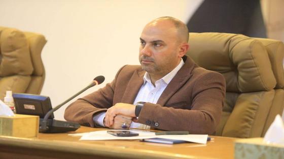 الوائلي يرفع وتيرة أعمال الإعمار بتوقيع ثمانية مشاريع جديدة.