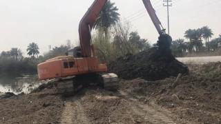 الموارد المائية تواصل أعمال التطهيرات للأنهر في المحافظة.