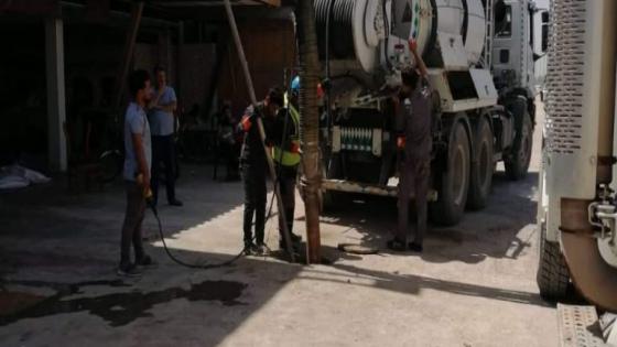 النائب الاول لمحافظ النجف الاشرف ” يشيد بالجهود المبذولة التي يقدمها منتسبي مديرية مجاري النجف الاشرف .