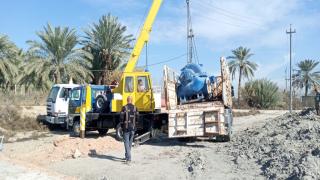 الموارد المائية تواصل اعمال نقل وتجهيز المضخات الكهربائية على الانهر في المحافظة.